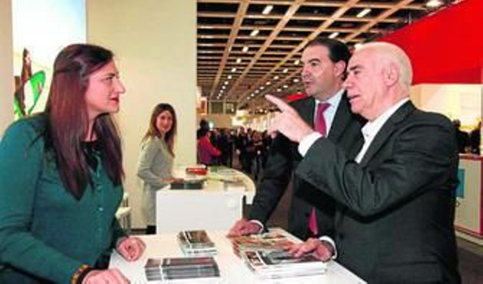 El consejero Luciano Alonso, en el expositor de la Junta de Andalucía.