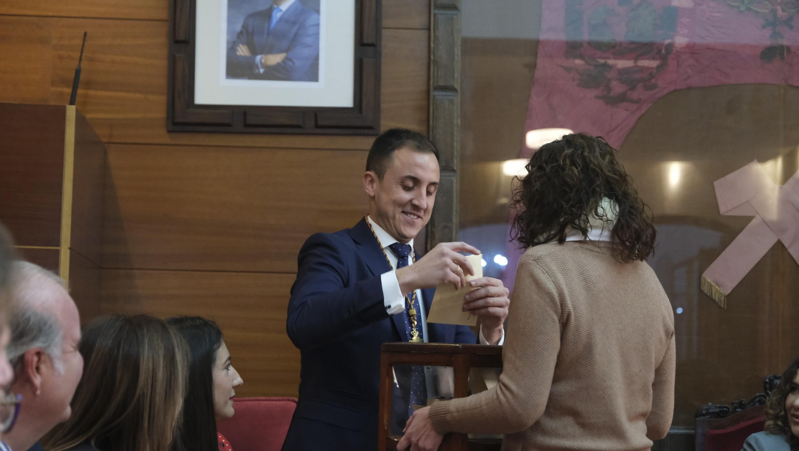 Imágenes de la investidura del nuevo Alcalde de Vera, Alfonso García Ramos