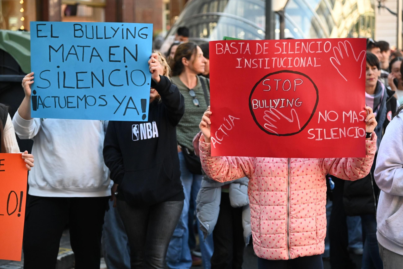 Las manifestaciones estudiantiles alzan su voz contra el 'bullying' a lo largo y ancho de España