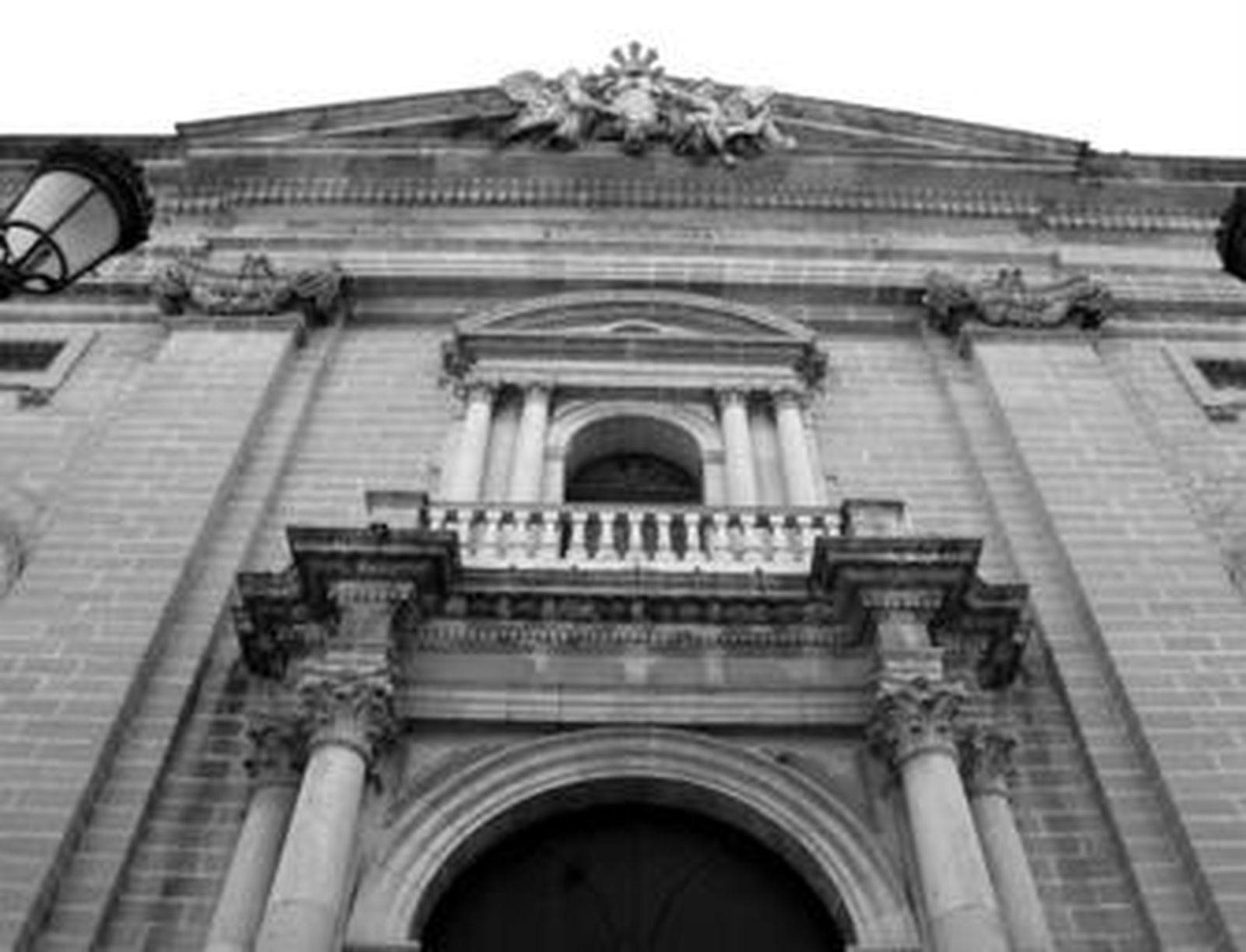 Imagen de la fachada de la iglesia de San Juan Bautista, uno de los monumentos más importantes de la ciudad.