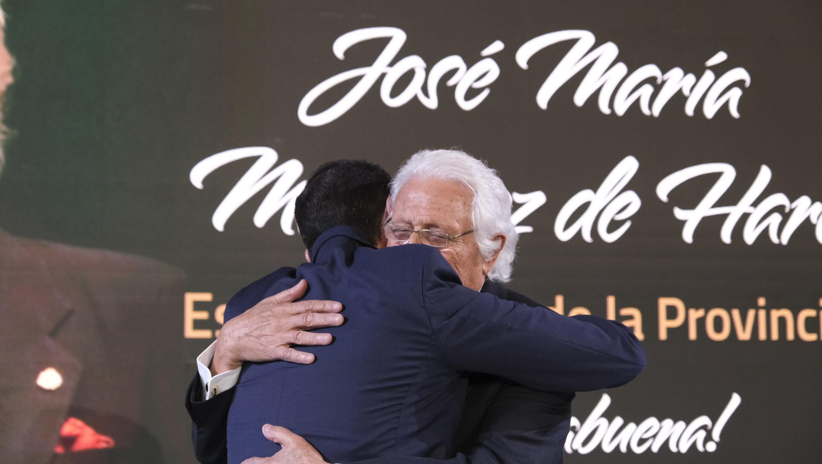 Imágenes de la entrega del Escudo de Oro de la Provincia de Almería a José María Martínez de Haro