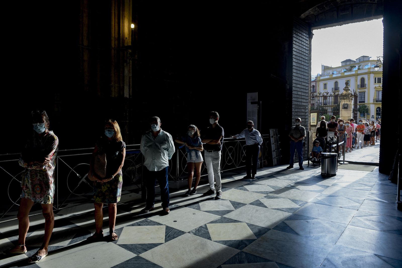 La Virgen de los Reyes regresa a su camarín