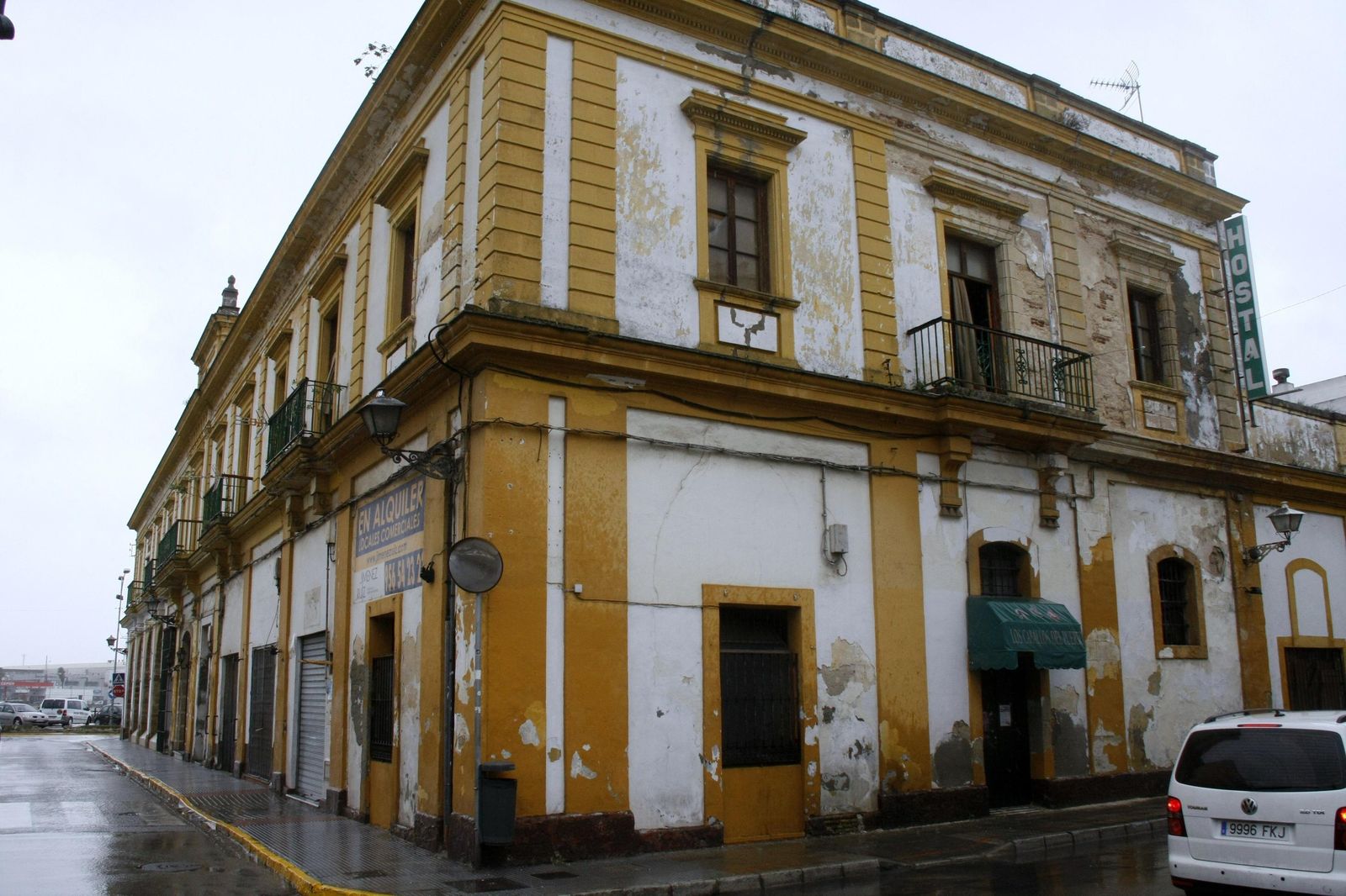 El edificio de la Antigua Aduana, en el que Urbanismo ha ordenado intervenir para evitar que se venga abajo.