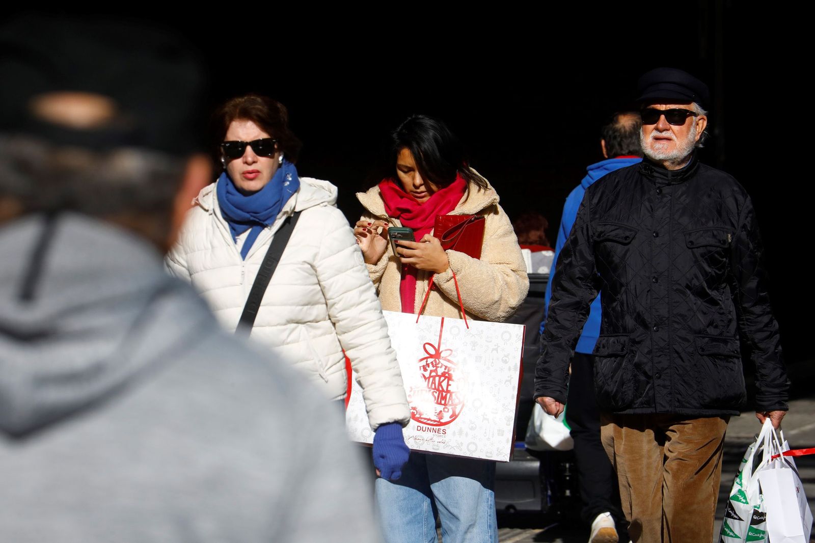 Los cordobeses se lanzan a por las rebajas de invierno, en imágenes