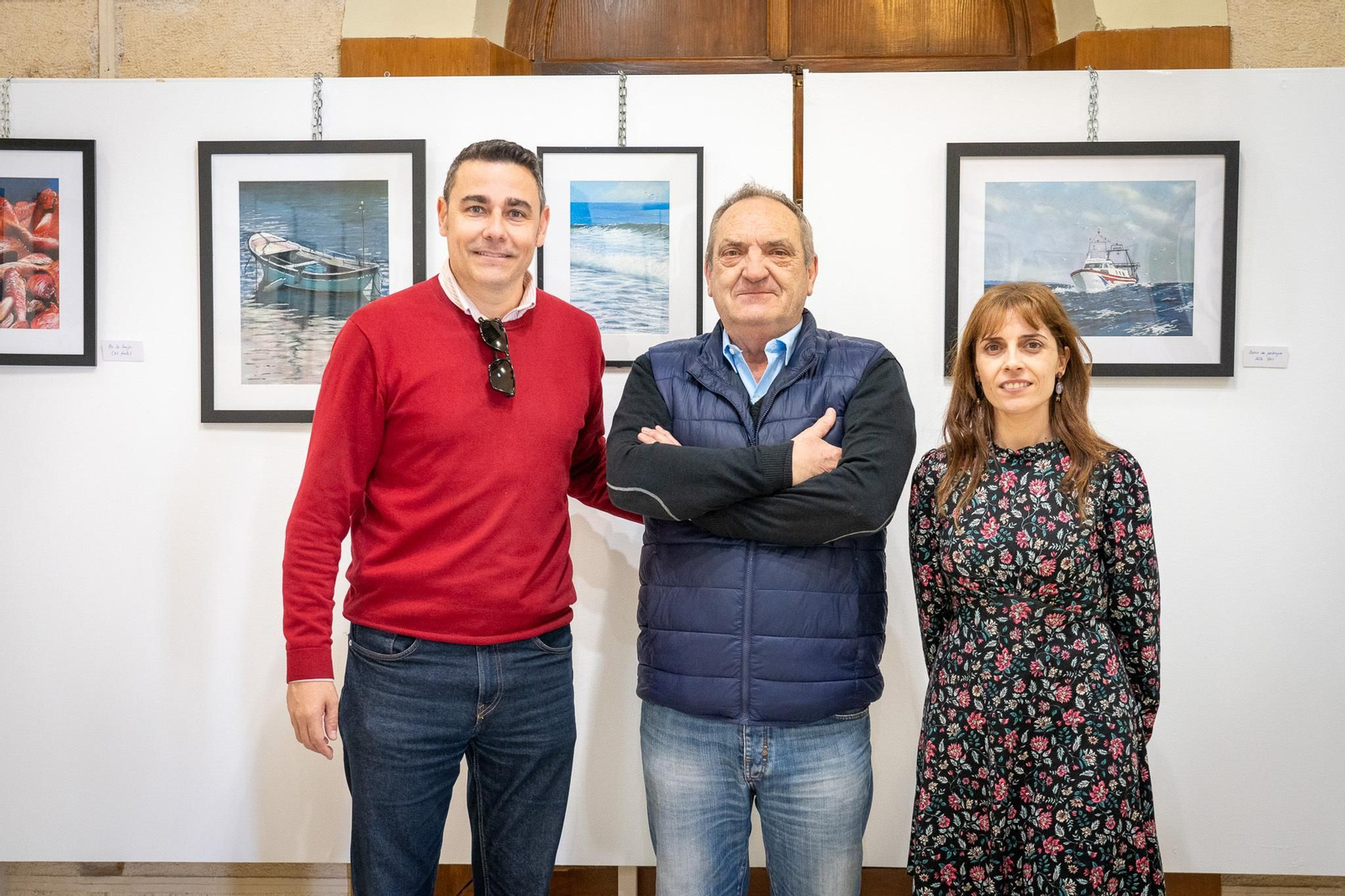 El concejal Daniel Salcedo con José María Ibarzábal y Mariquina Ramos en el Faro de Roquetas.
