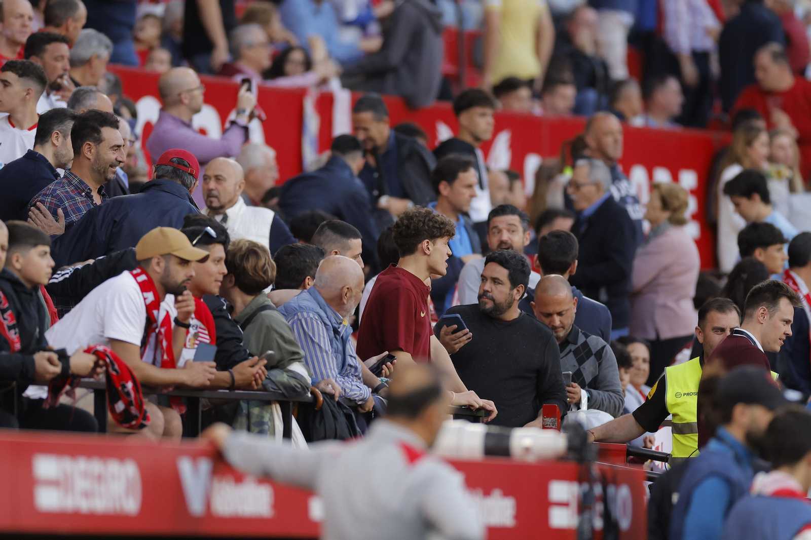 Búscate en las fotos del Sevilla-Betis
