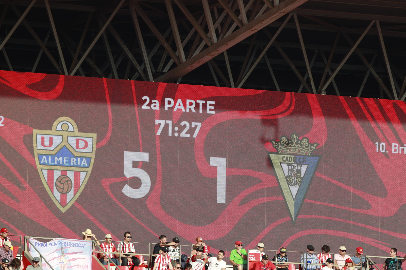 Imágenes de la gran victoria del Almería ante el Cádiz por 6 a 1