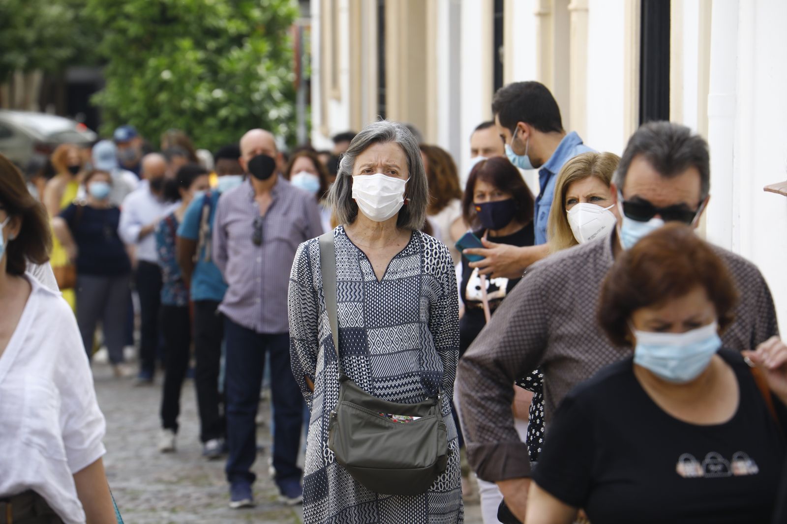 Fotografías: Sábado de colas y bulla en los Patios de Córdoba