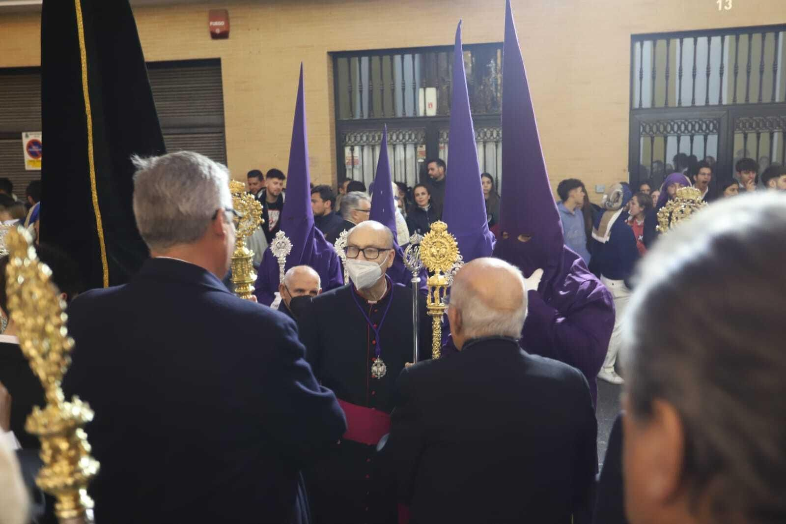 Imágenes del Nazareno recorriendo las calles de Huelva en la Semana Santa 2022.