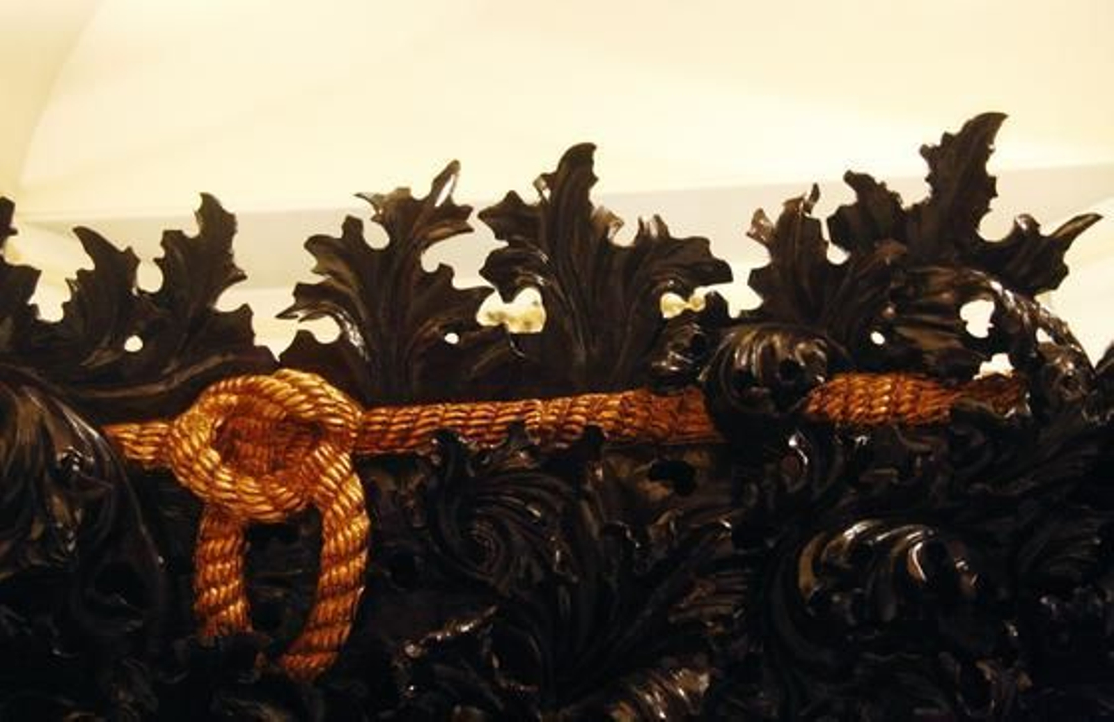 Entrega del paso ya restaurado a la Hermandad de la Carretería.

Foto: Victoria Hidalgo