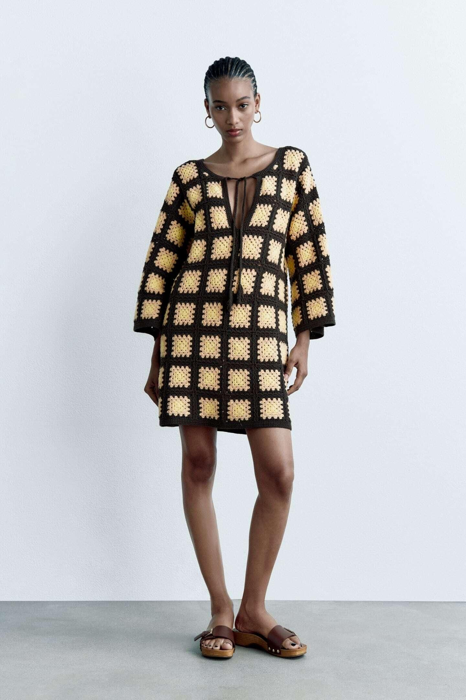 Vestido de crochet de Zara.