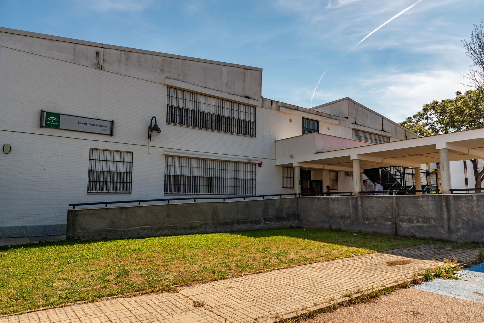 Fachada de la Escuela Oficial de Idiomas de Huelva
