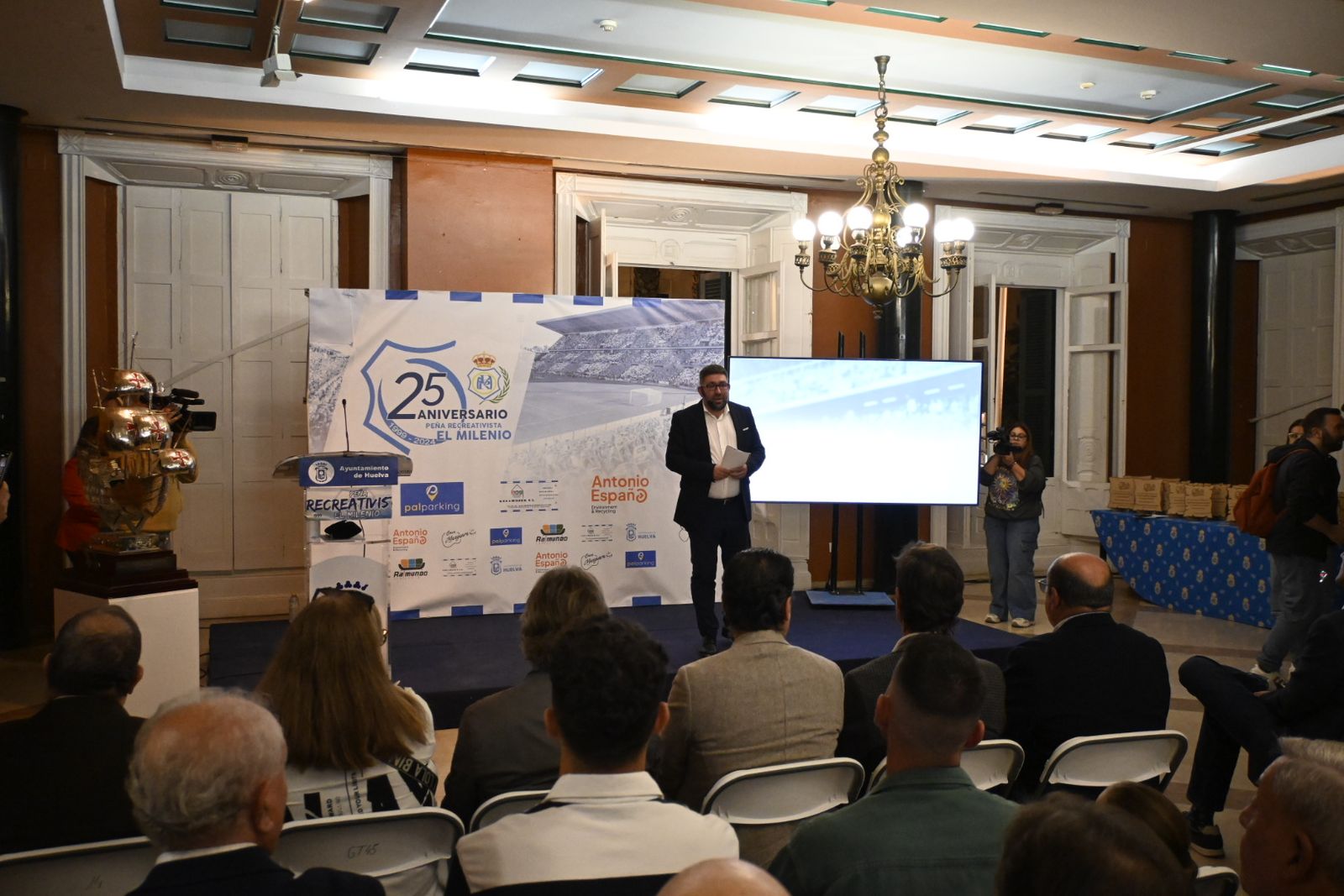 Acto de celebración del 25 aniversario de la Peña Cultural Recreativista 'El Milenio' en imágenes