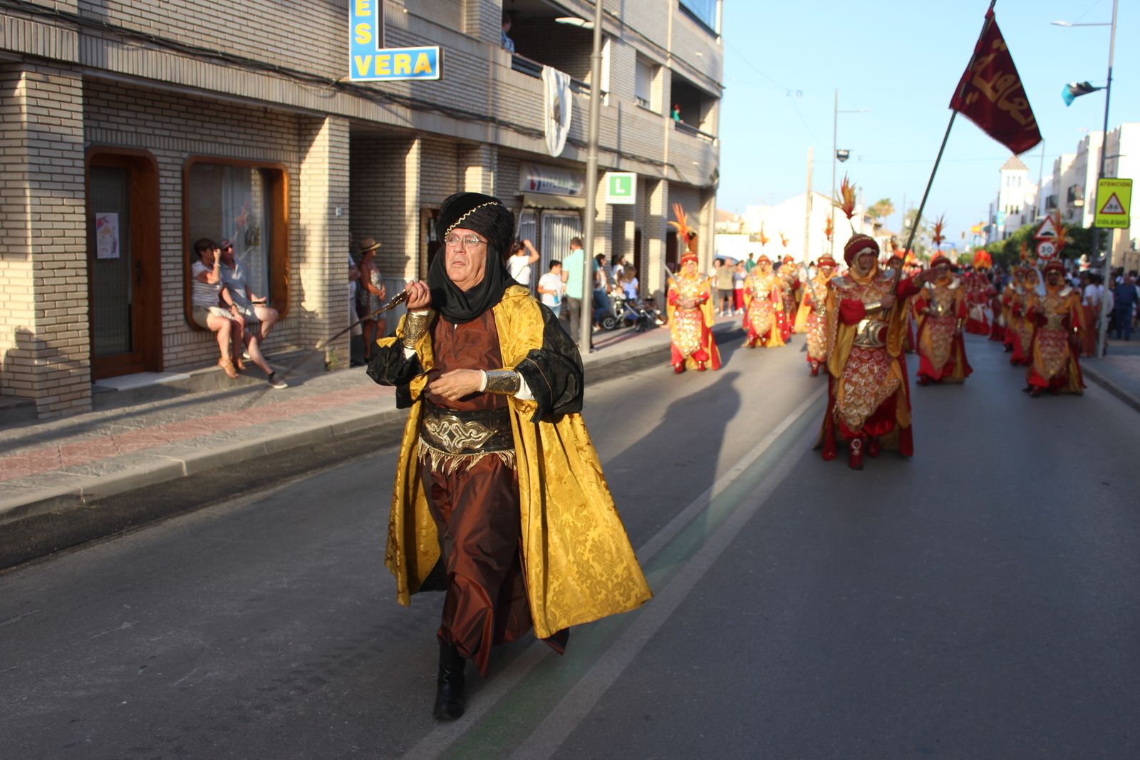 El desfile de Moros y Cristianos de Vera, en imágenes