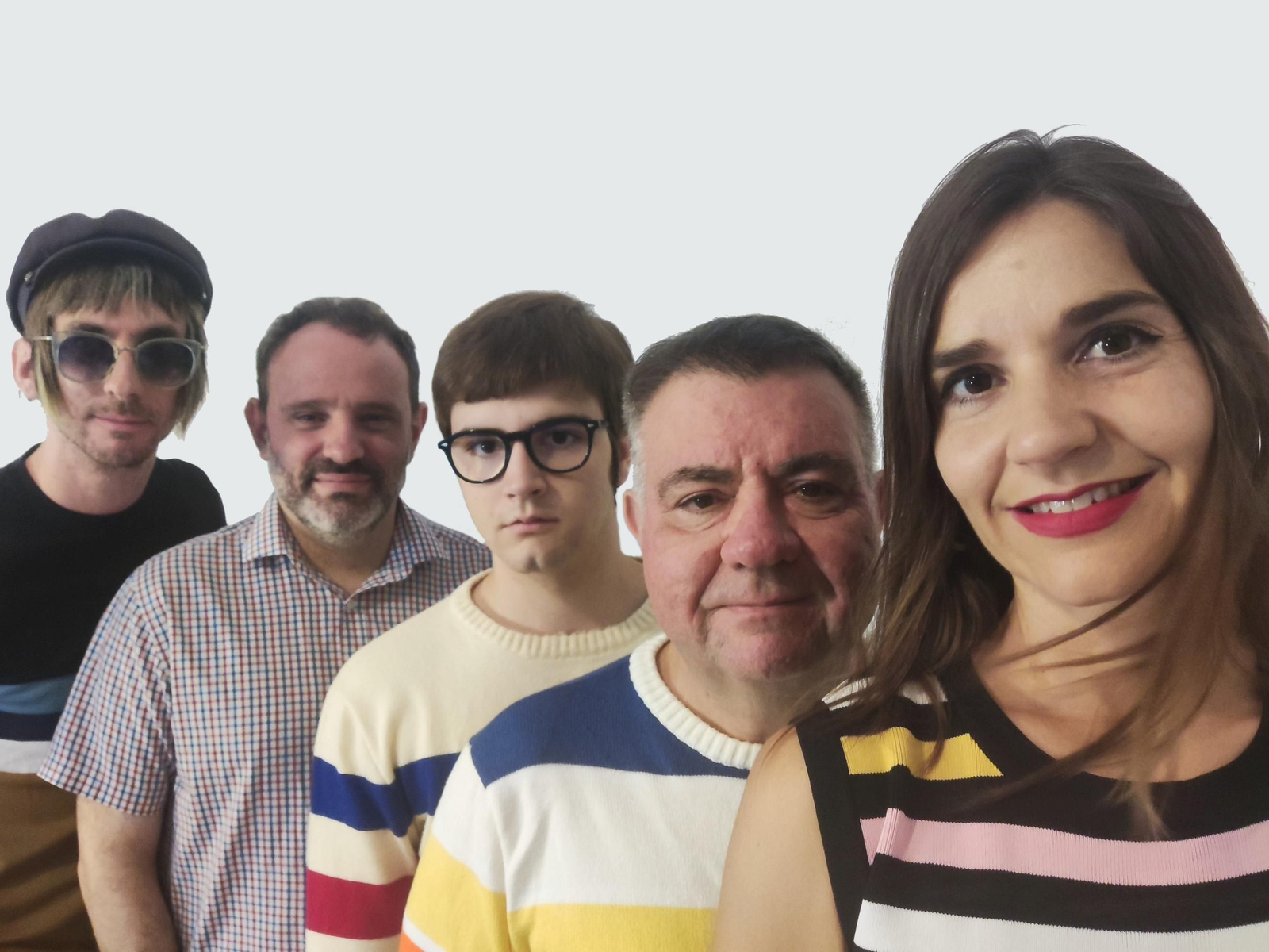 Formación de Los Fresones Rebeldes.