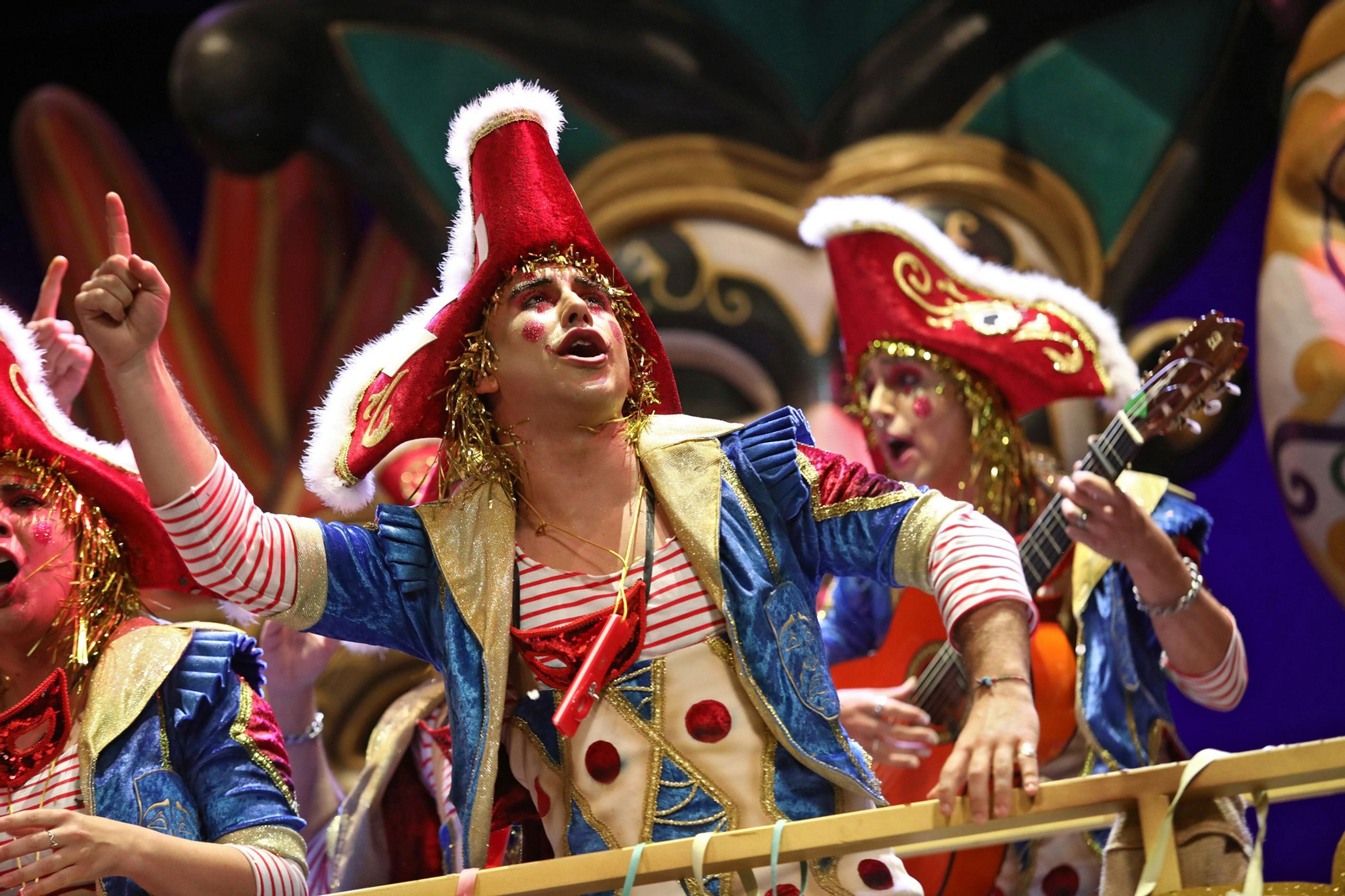 Actuación de la comparsa 'Despues de Cádiz, ni hablar'