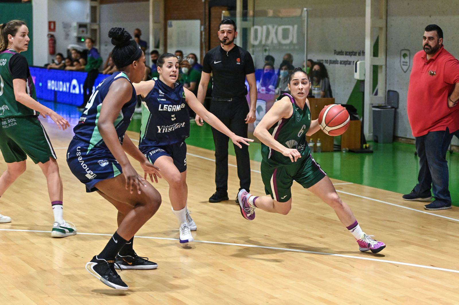 El Unicaja Femenino-Laboratorios Ynsadiet Leganés, en fotos