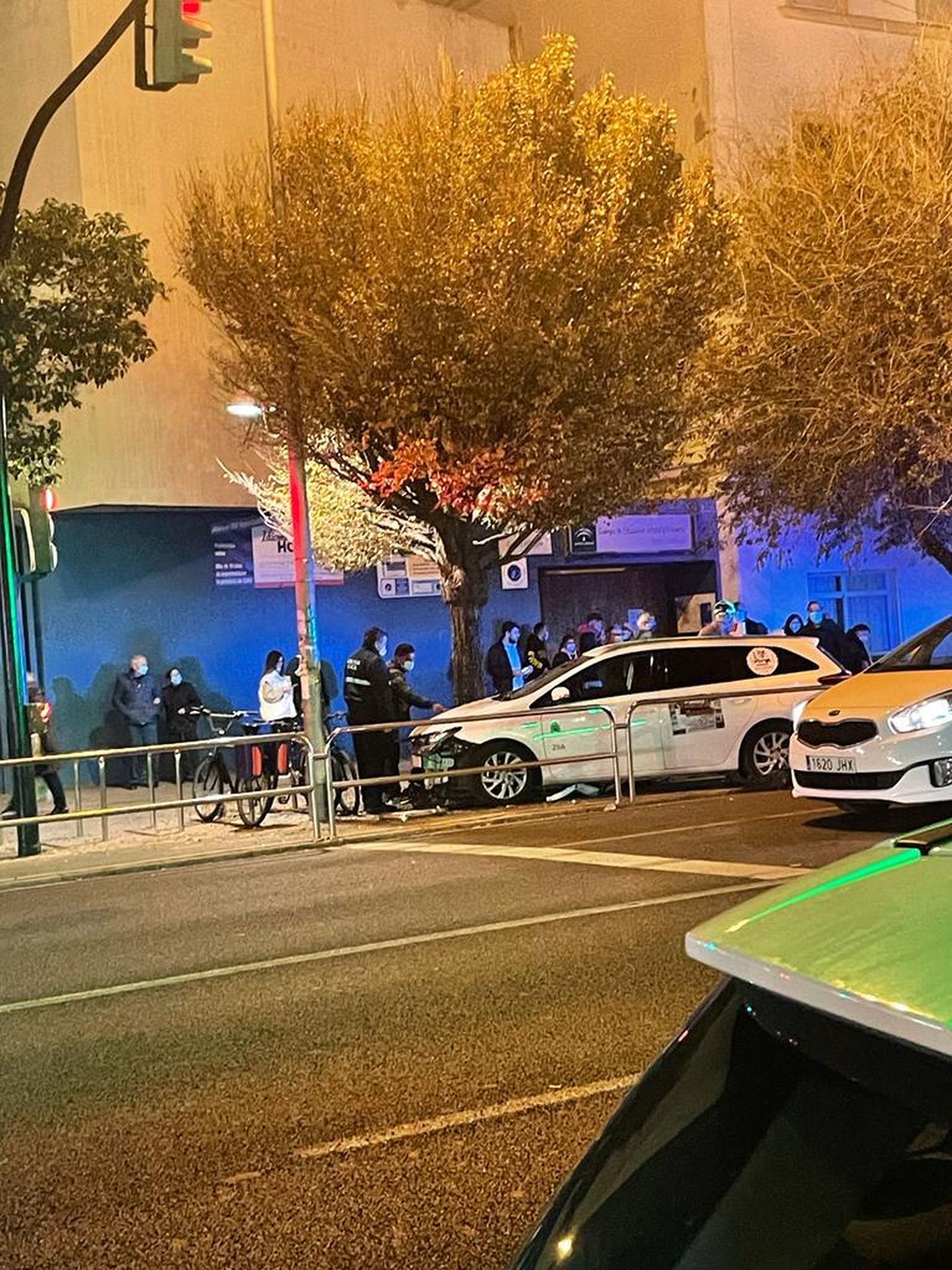 Imagen del accidente de este martes en la Avenida de Cádiz