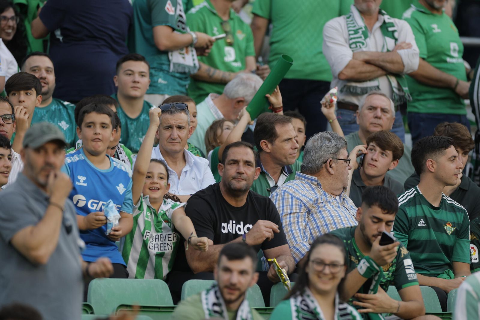 Búscate en las fotos del Betis - Fiorentina