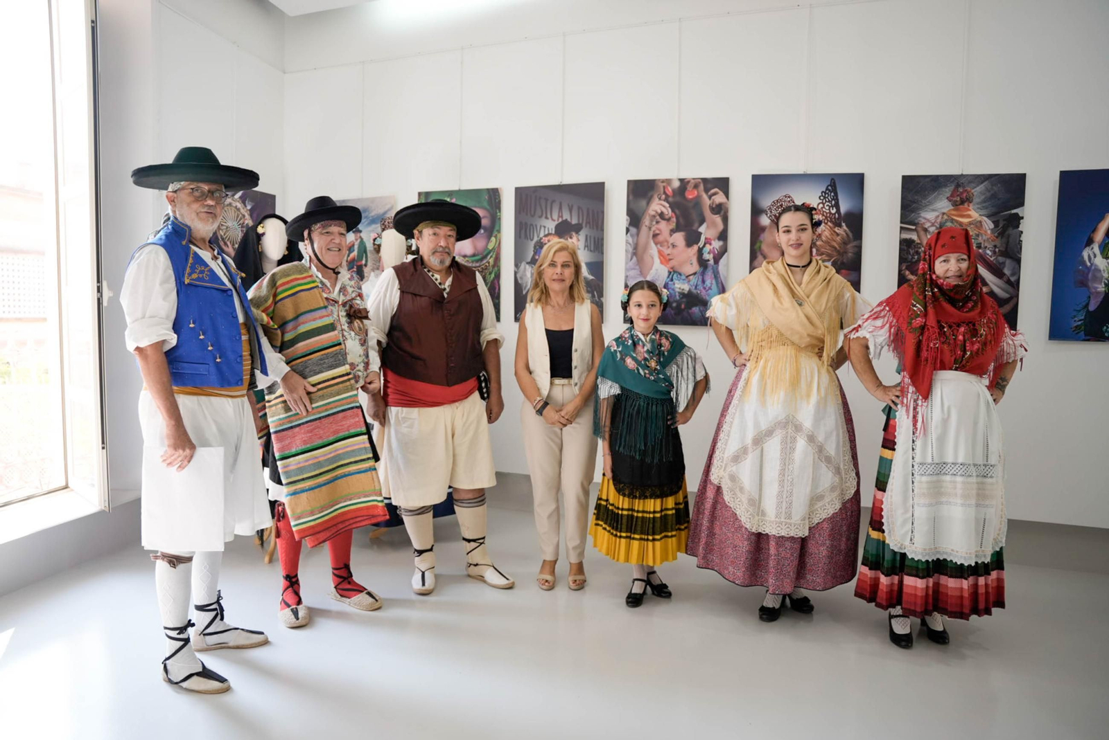 Las mejores imágenes de la exposición "Almería viste de historia su feria"