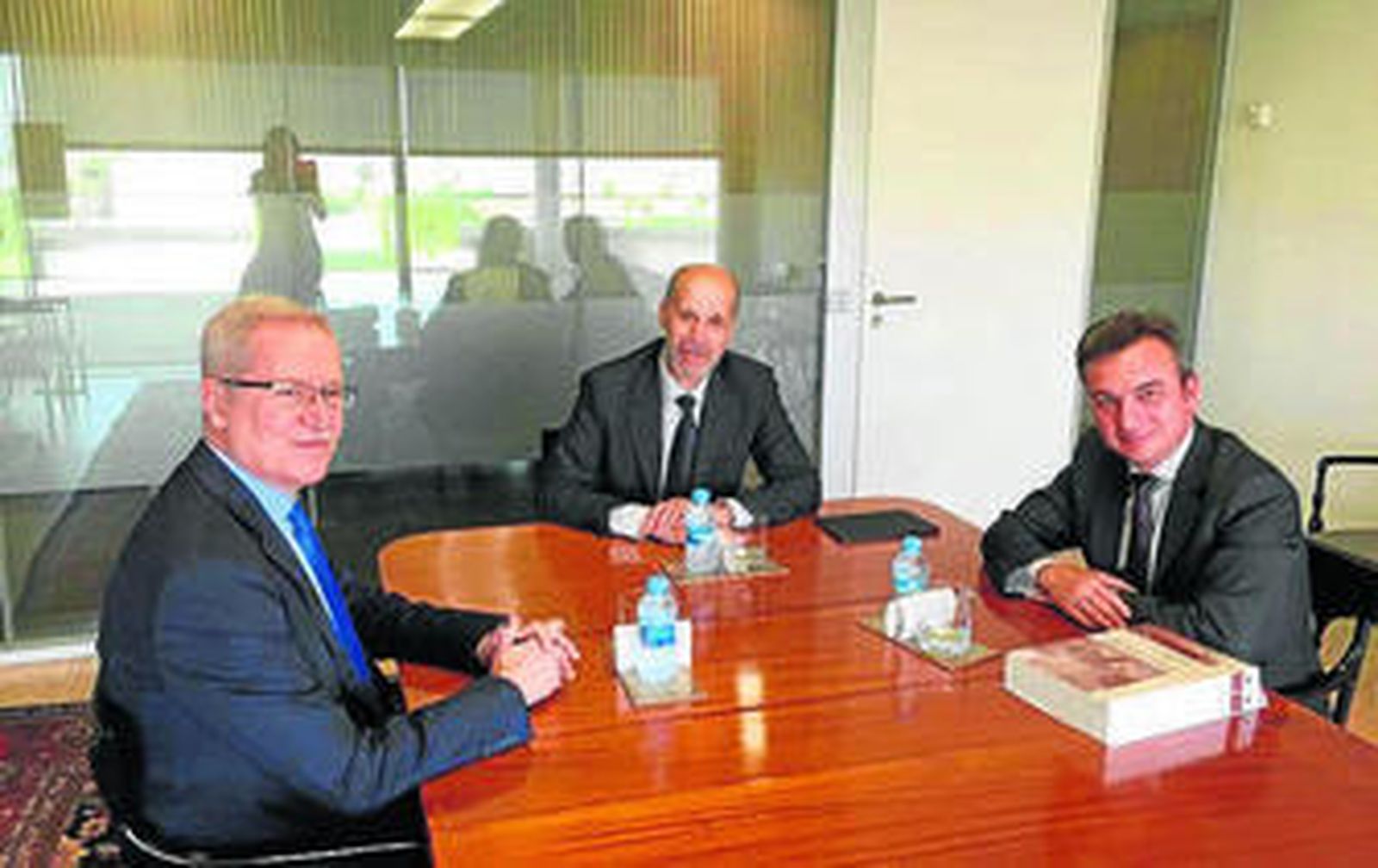 Javier Pérez, José Domínguez Abascal y Eduardo González Mazo.