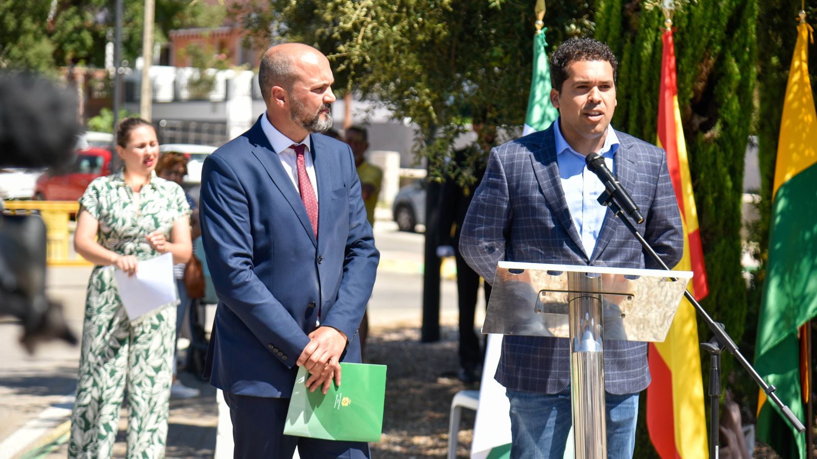 Fotos del homenaje en Los Barrios en recuerdo a las víctimas de la Covid-19