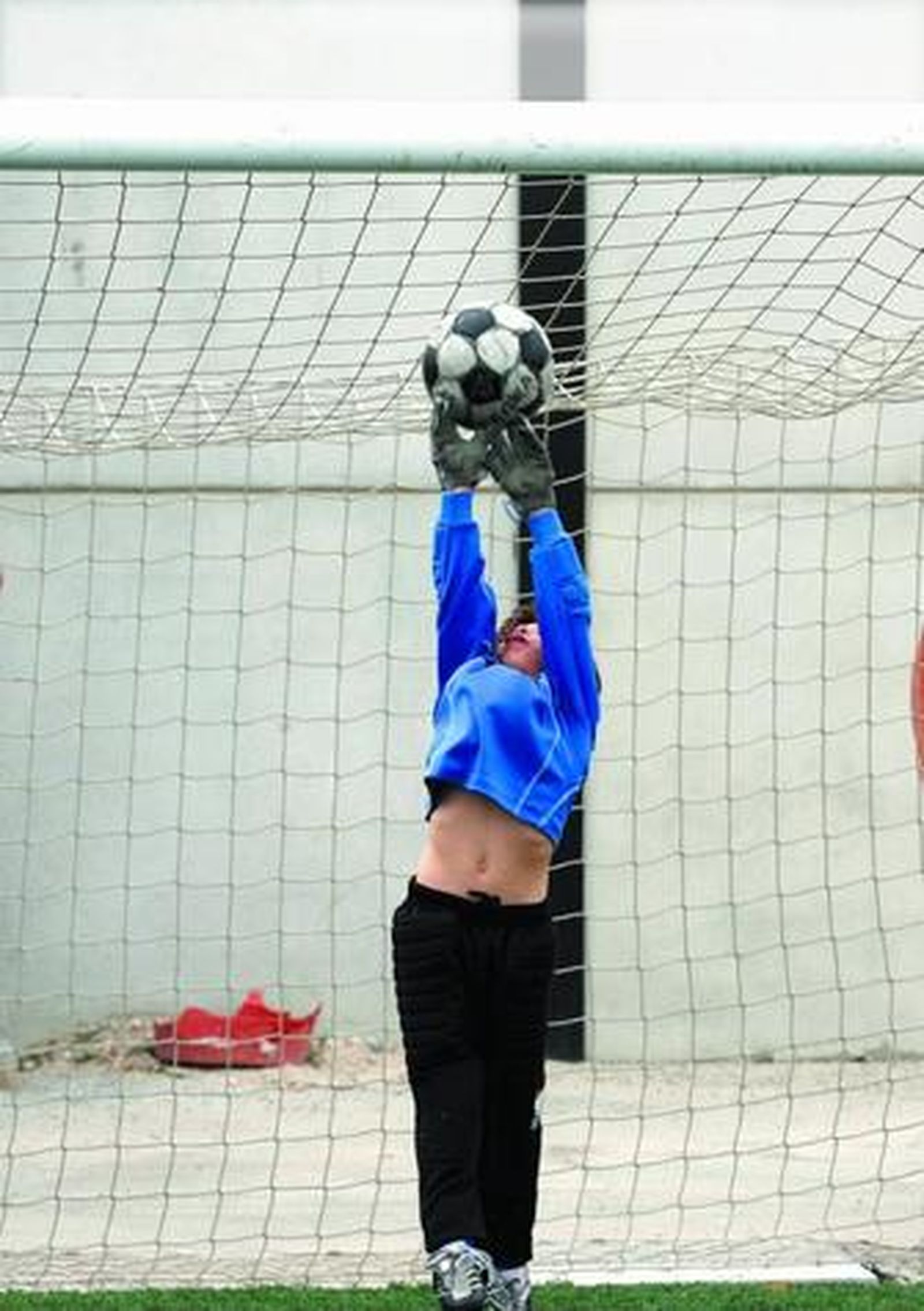 Niños de los  12 equipos que participaron en  el torneo José Izquierdo disfrutan de la jornada de fútbol vivida en el campo Pedro Berruezo.