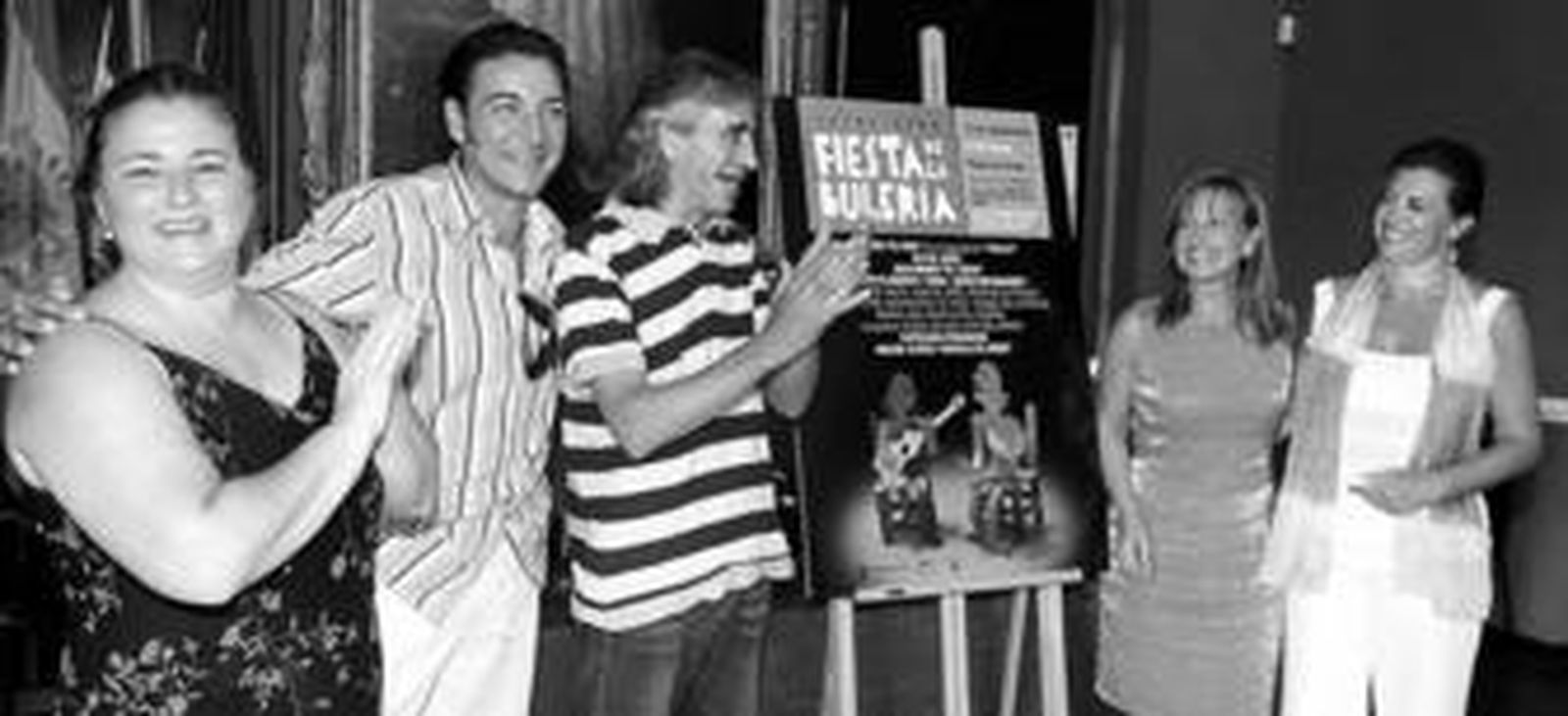 Elu de Jerez, Antonio 'El Pipa', Miguel Flores 'Capullo de Jerez', la alcaldesa y la delegada de Cultura, ayer en la presentación del cartel.