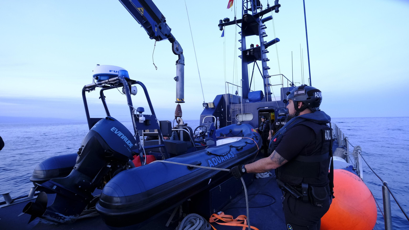 Imágenes de la vigilancia de la Agencia Tributaria en el mar