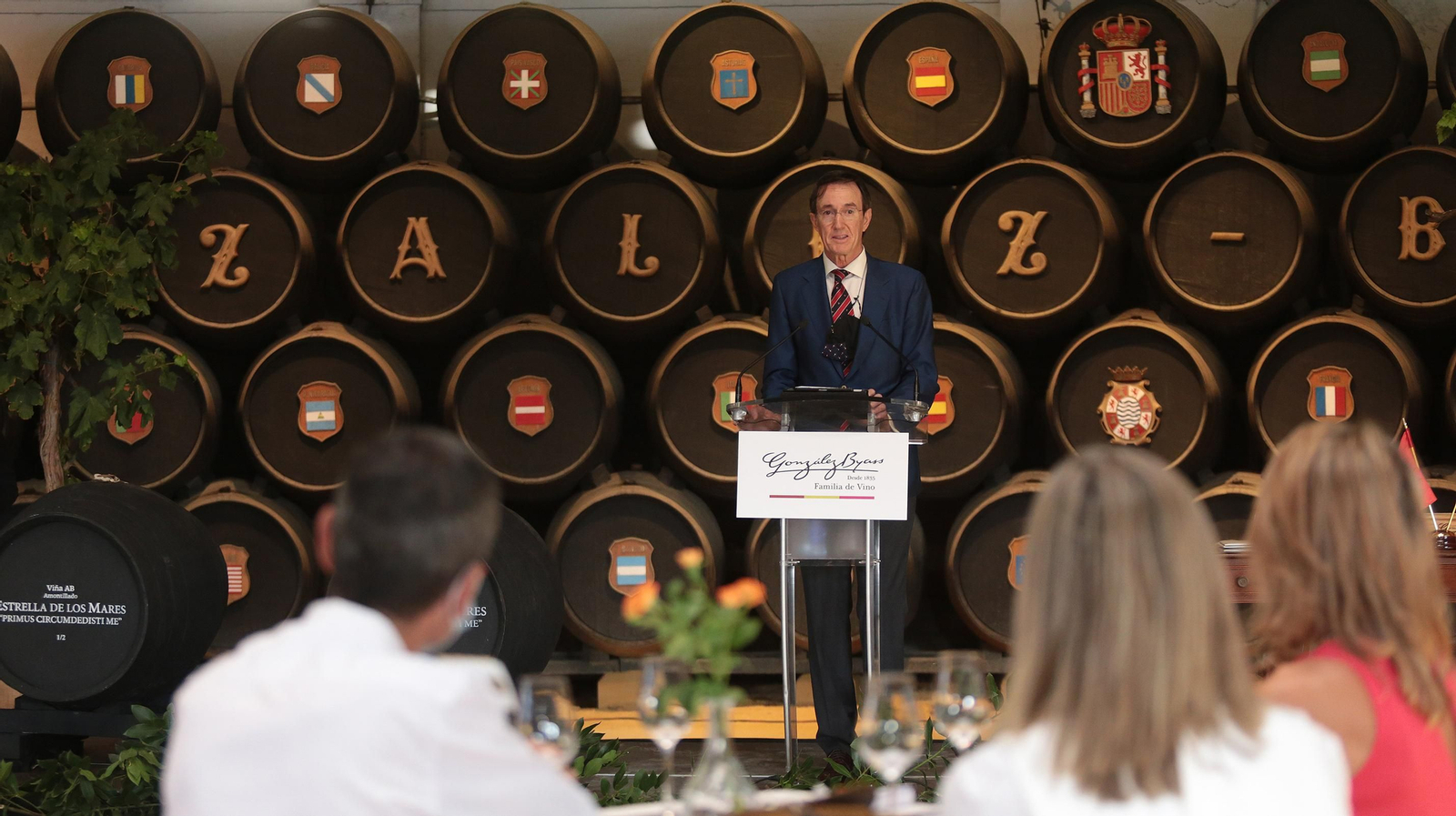 Un momento del discurso que Mauricio González-Gordon pronunció durante la recepción de las dos medias botas. González Byass recibe las botas que han navegado en el Juan Sebastián Elcano