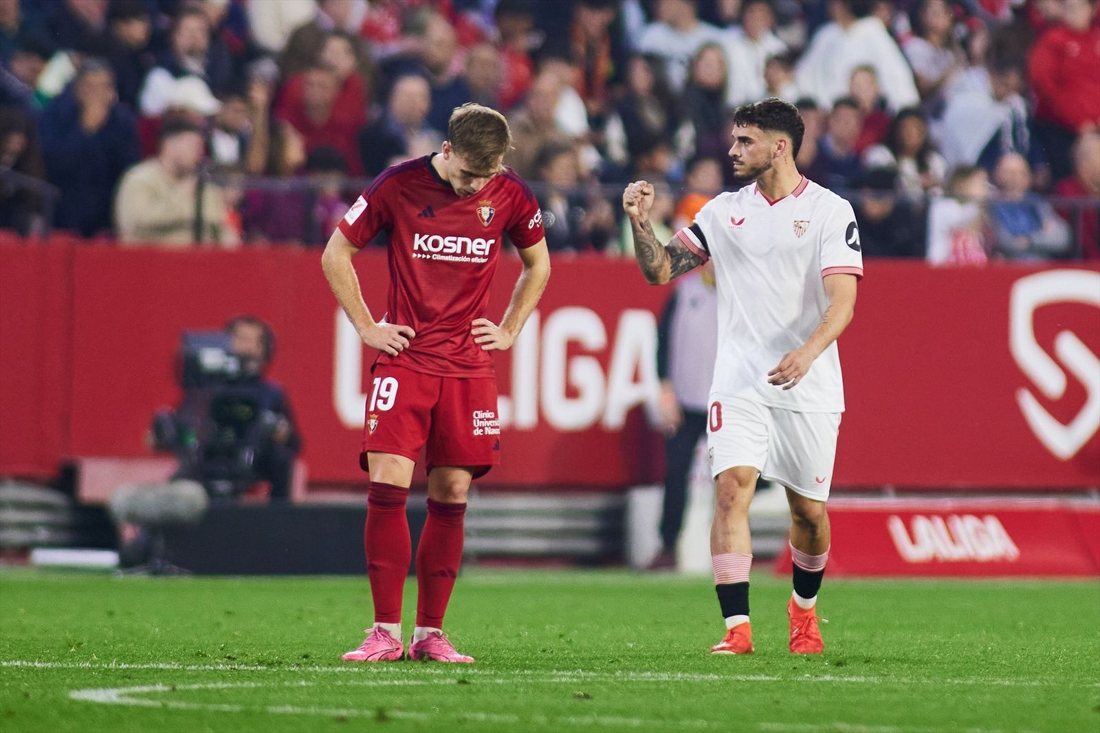 Isaac celebra su gol ante Osasuna, en el Ramón Sánchez-Pizjuán