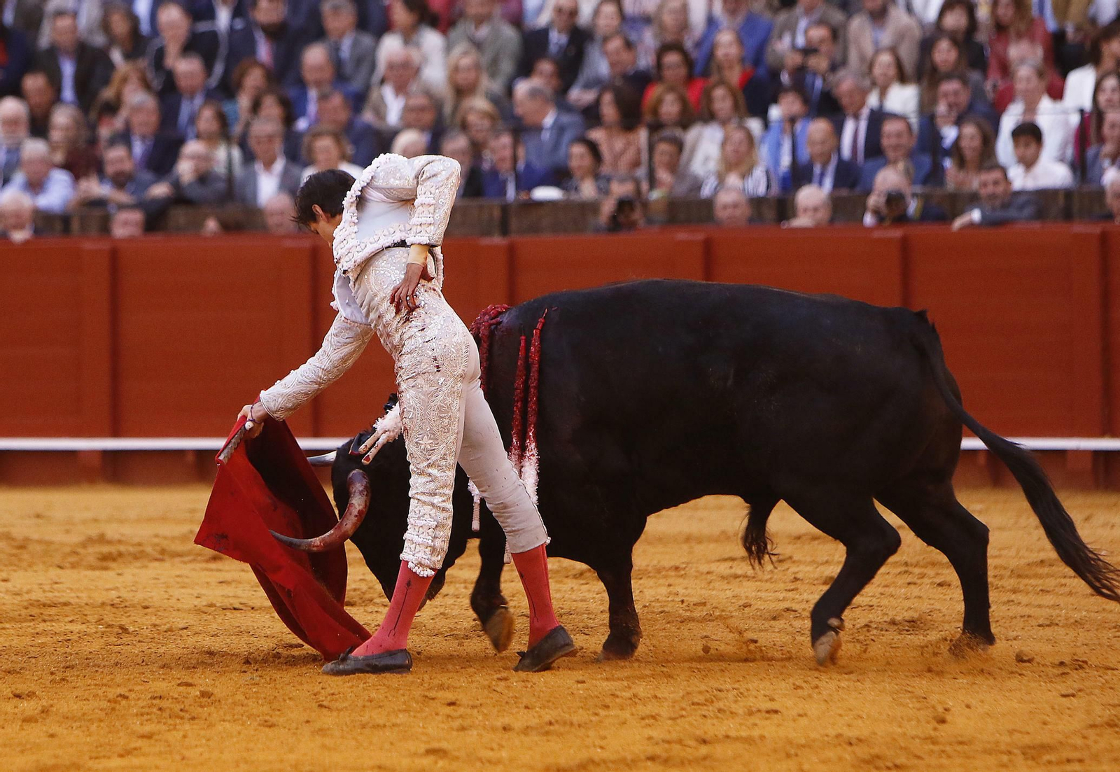 Las imágenes de la corrida de toros del Domingo de Resurrección en Sevilla