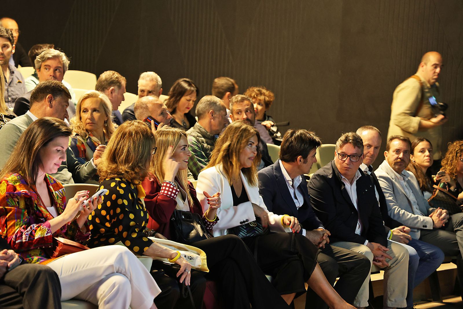 Movitransa presenta los nuevos modelos de BMW IX2 y el X2 en el complejo deportivo Lamiya