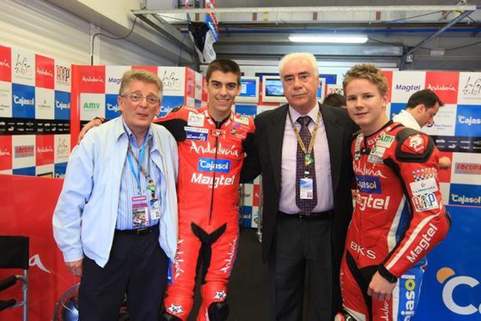 Espectacular ambiente en las gradas y en el ´paddock´ del Circuito.   Foto: Juan Carlos Toro y Manuel Aranda