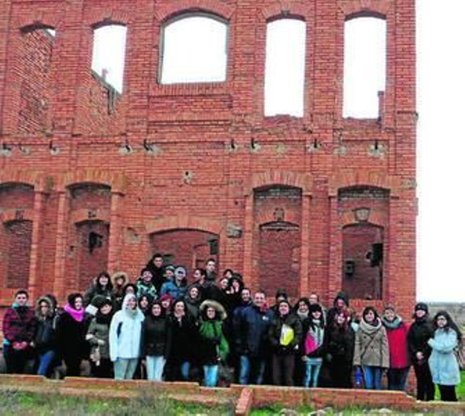 Los alumnos, en su visita a La Calahorra.