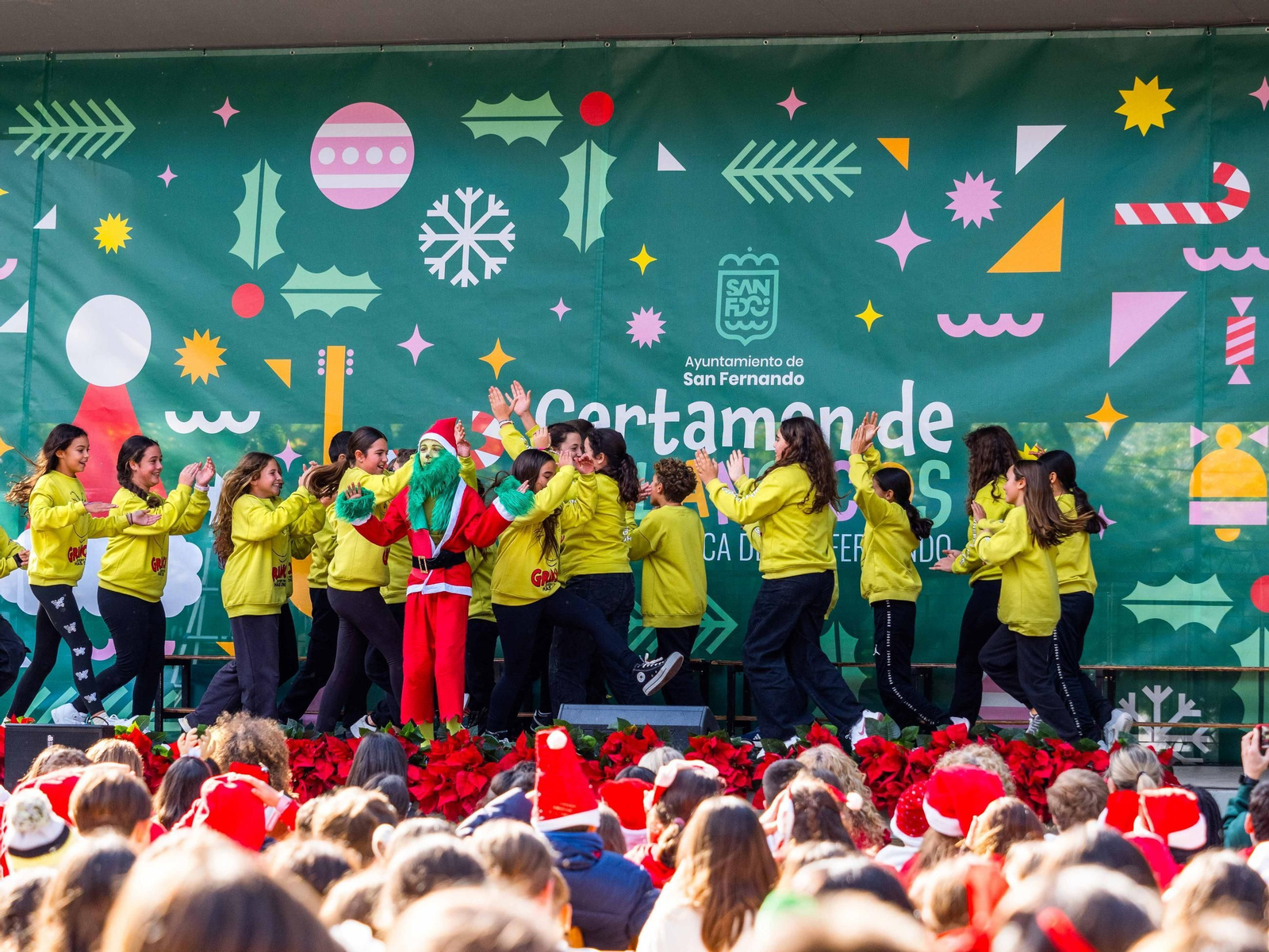 El Certamen de Villancicos de los colegios públicos de San Fernando, en imágenes
