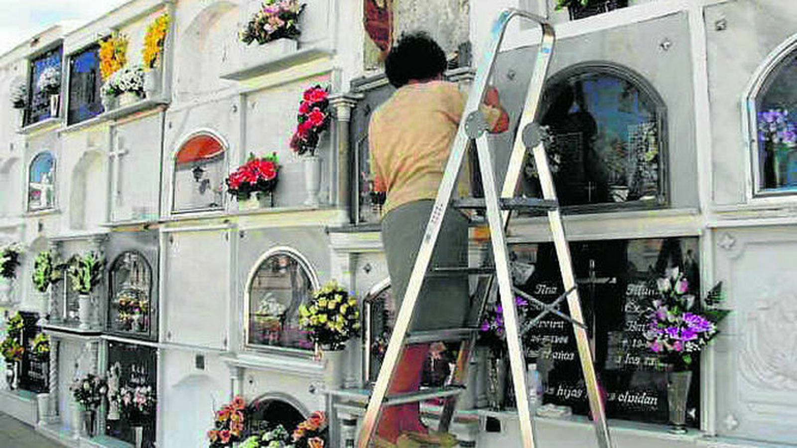 Una imagen del Cementerio de Lora del Río.
