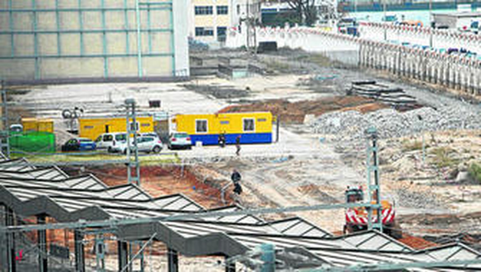 La parcela que sale a subasta es contigua a la estación de tren y colinda con el futuro apeadero de autobuses.