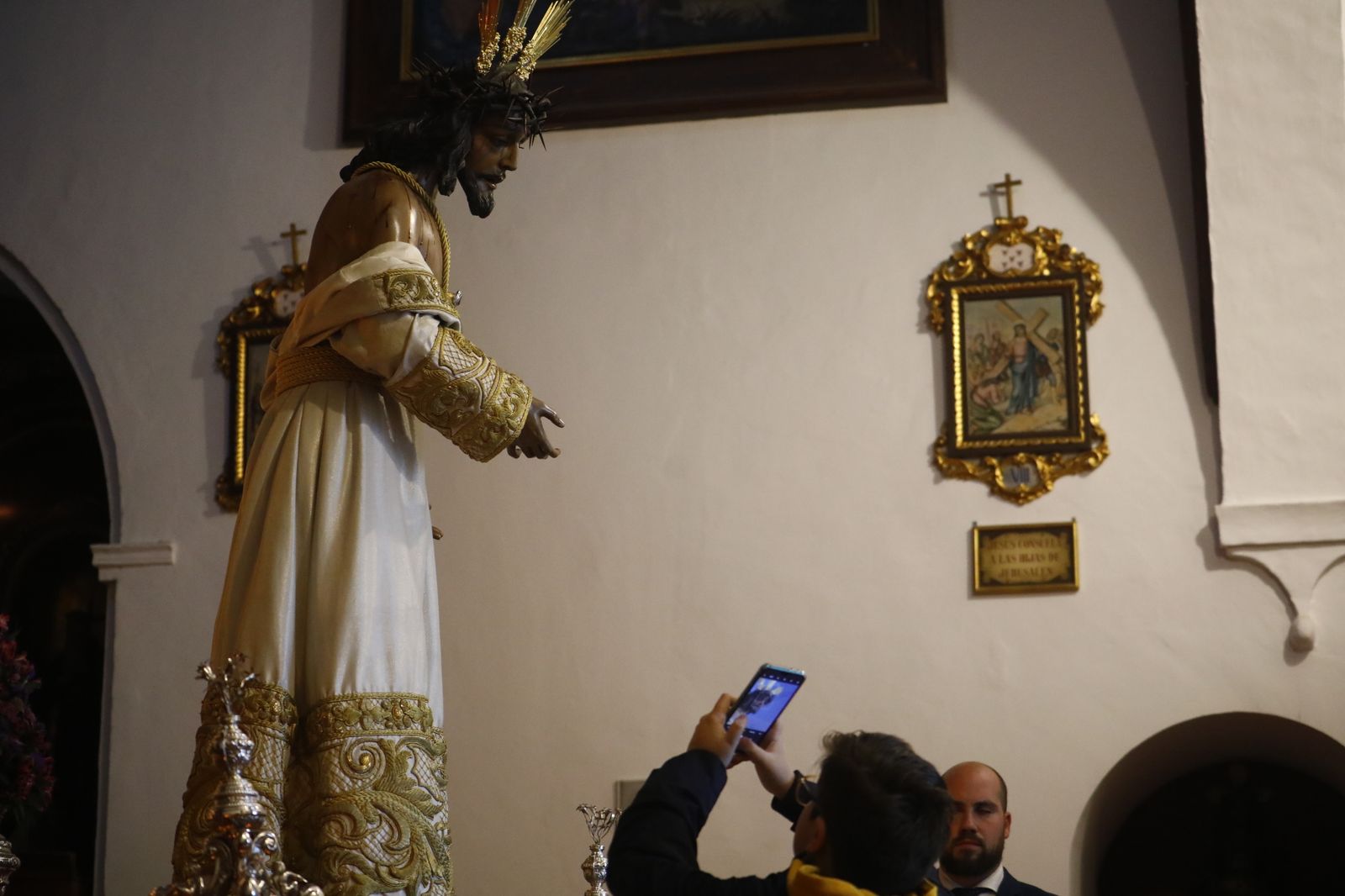 El besapiés el Señor de la Humildad y Paciencia de Córdoba, en imágenes