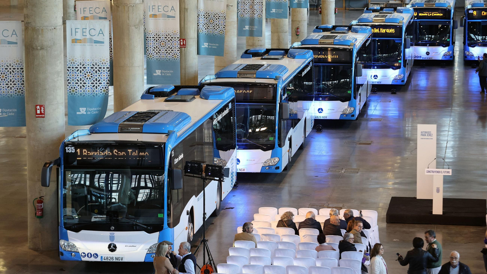 Imágenes de la presentación de los nuevos autobuses urbanos de Jerez
