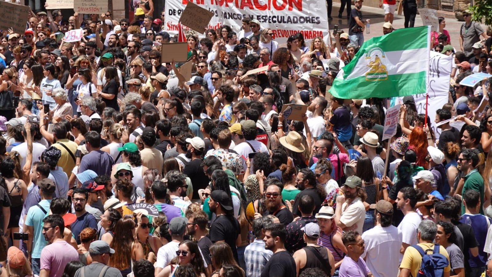 Málaga clama por una ciudad donde poder vivir y no sobrevivir