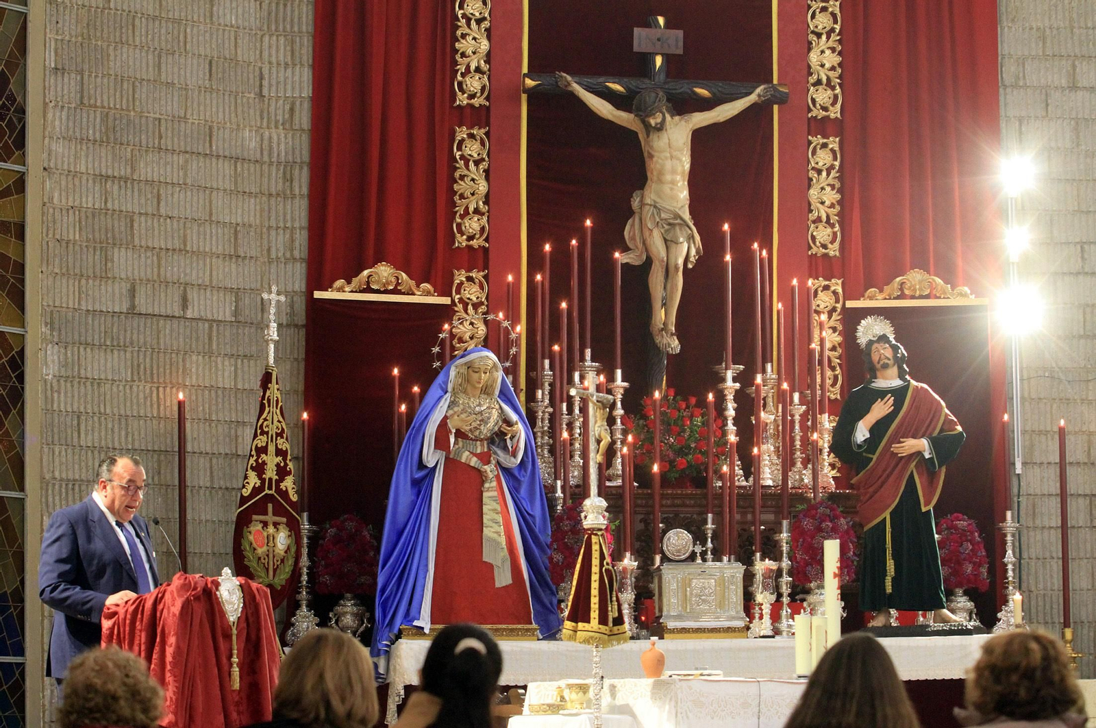 Imágenes del pregón de Fernando de la Torre en la Hdad del Perdón