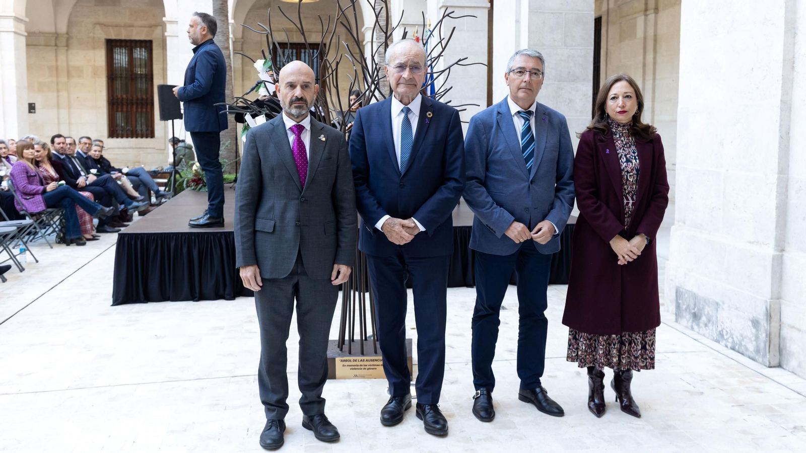 Junta de Andalucía, Ayuntamiento de Málaga, Diputación provincial y Subdelegación del Gobierno unidas para conmemorar el 25N