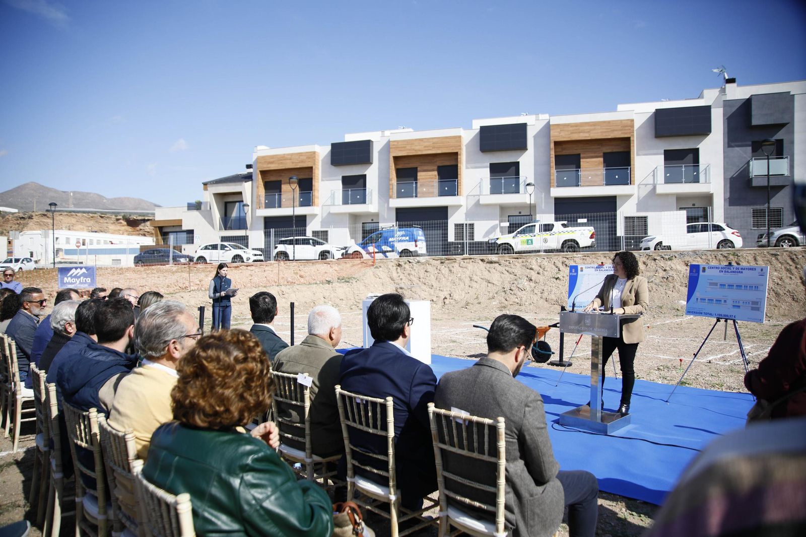 Las imágenes de la primera piedra del Centro de mayores en Balanegra