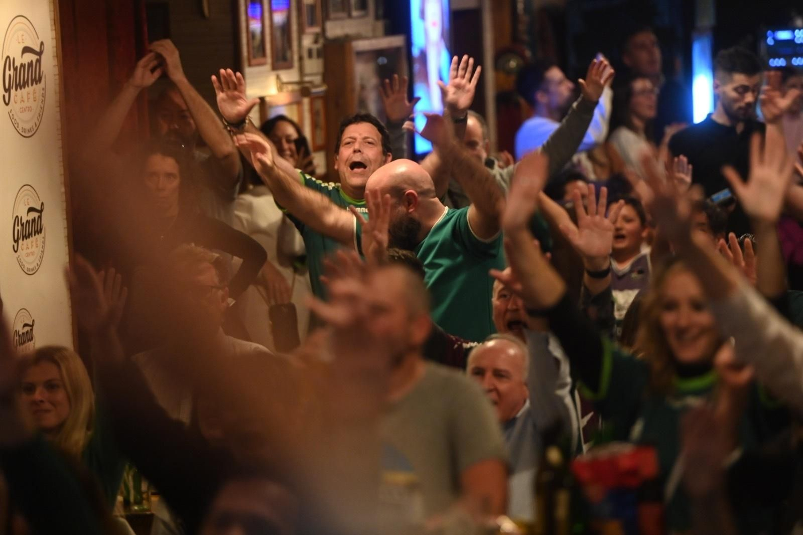 La fiesta del Le Grand Café del Centro con el Unicaja, en imágenes