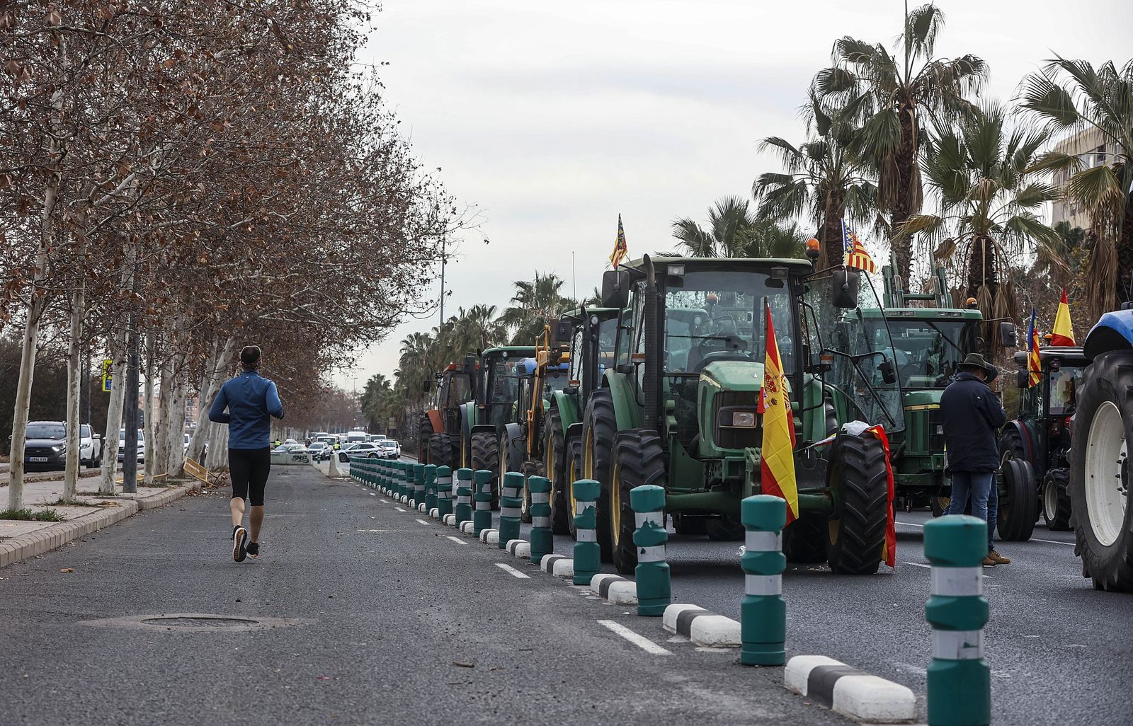 Las imágenes de la tractorada por las carreteras españolas: el campo para las principales vías
