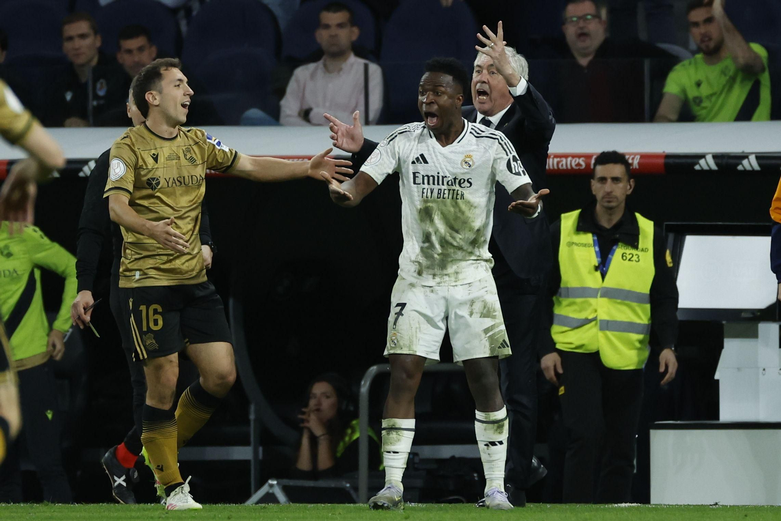 Las fotos del Real Madrid - Real Sociedad camino del Estadio de la Cartuja