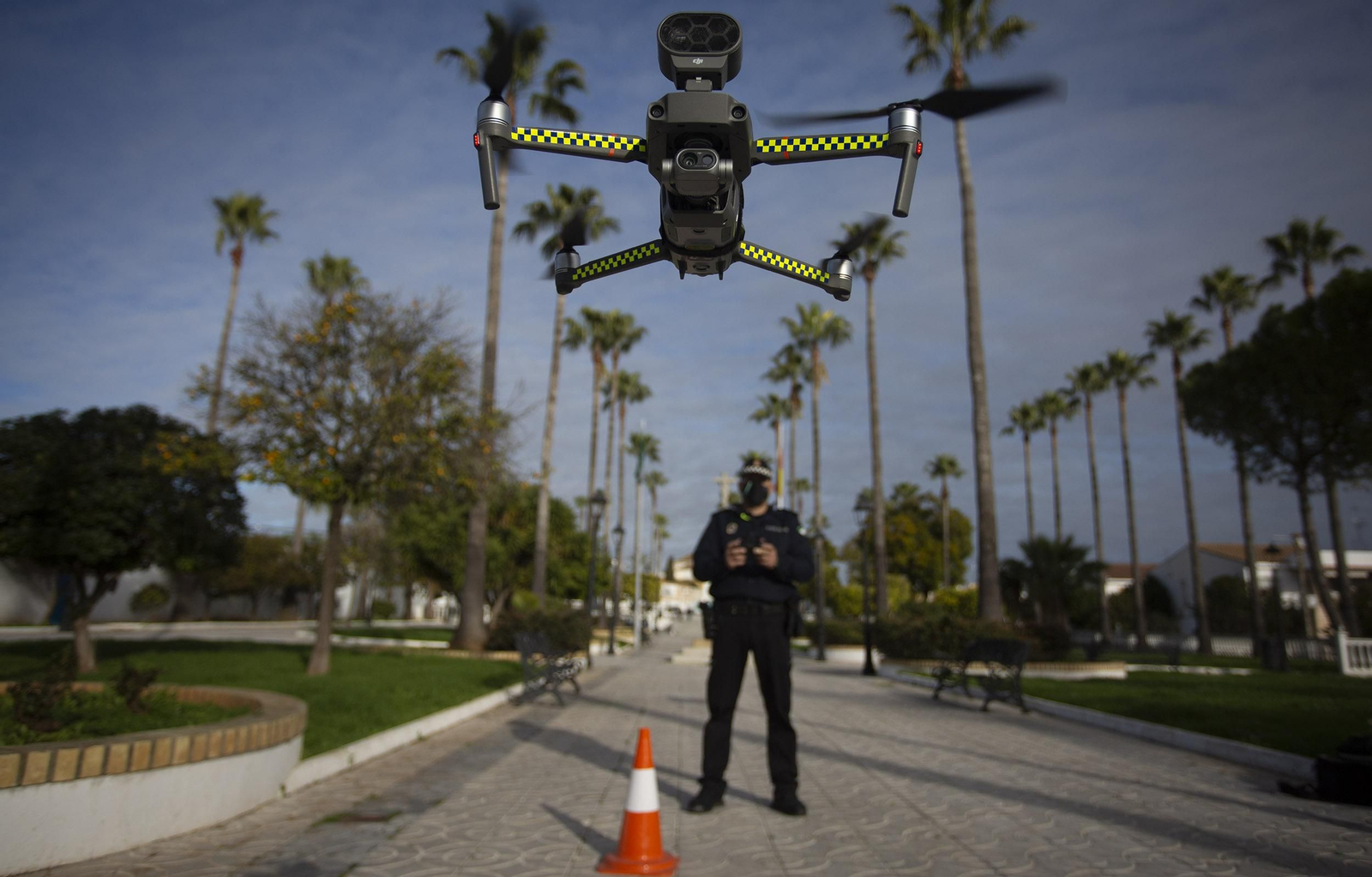 El empleo de drones por la Policía Local es habitual entre otras ciudades, como Sevilla.
