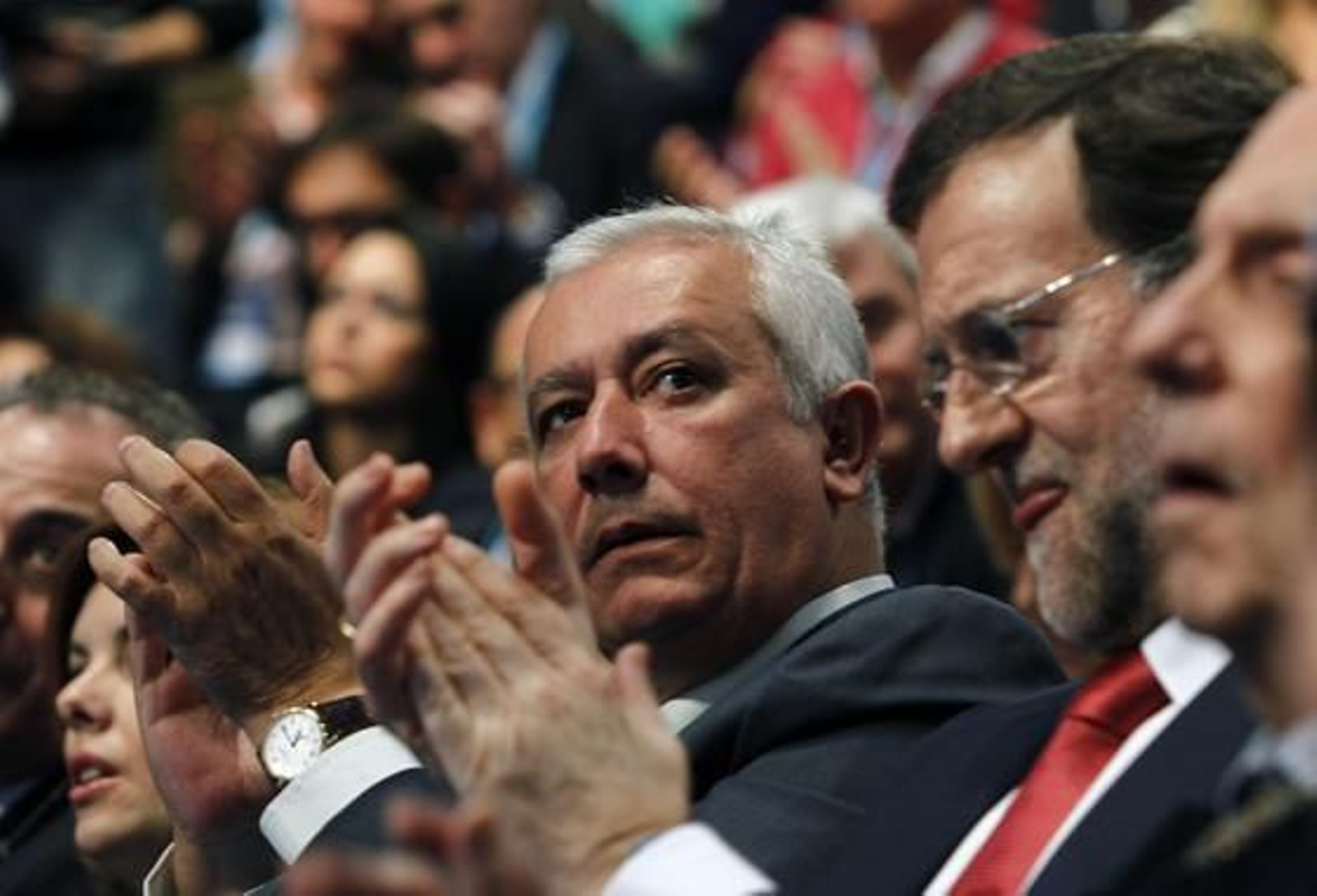 El fundador del Partido Popular, Manuel Fraga; el número uno del PP, Mariano Rajoy; y el presidente del PP en Andalucía, Javier Arenas.

Foto: Antonio Pizarro