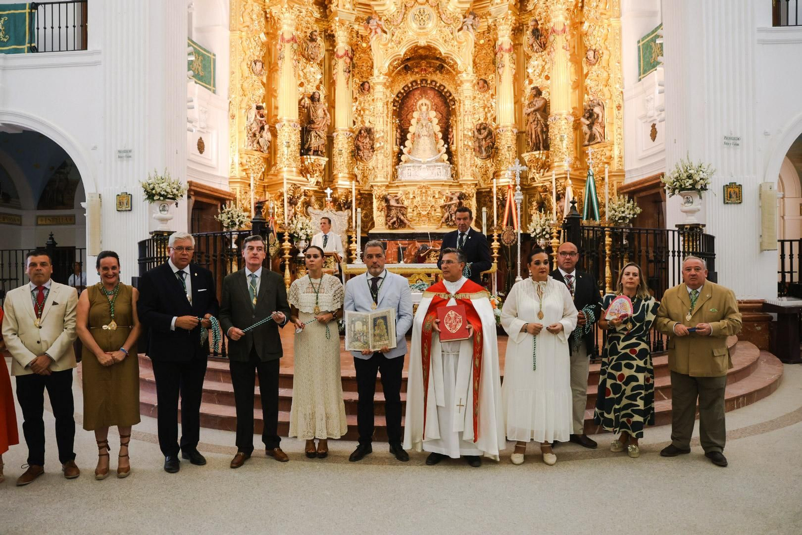 Rocío Chico 2025: Imágenes del acto de Juramento e Imposición de medallas a los nuevos hermanos, último día de triduo y las carreras de cinta a caballo